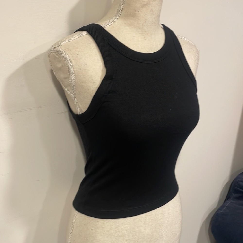 Gap NET Muscle Tank - Picture 3 of 11